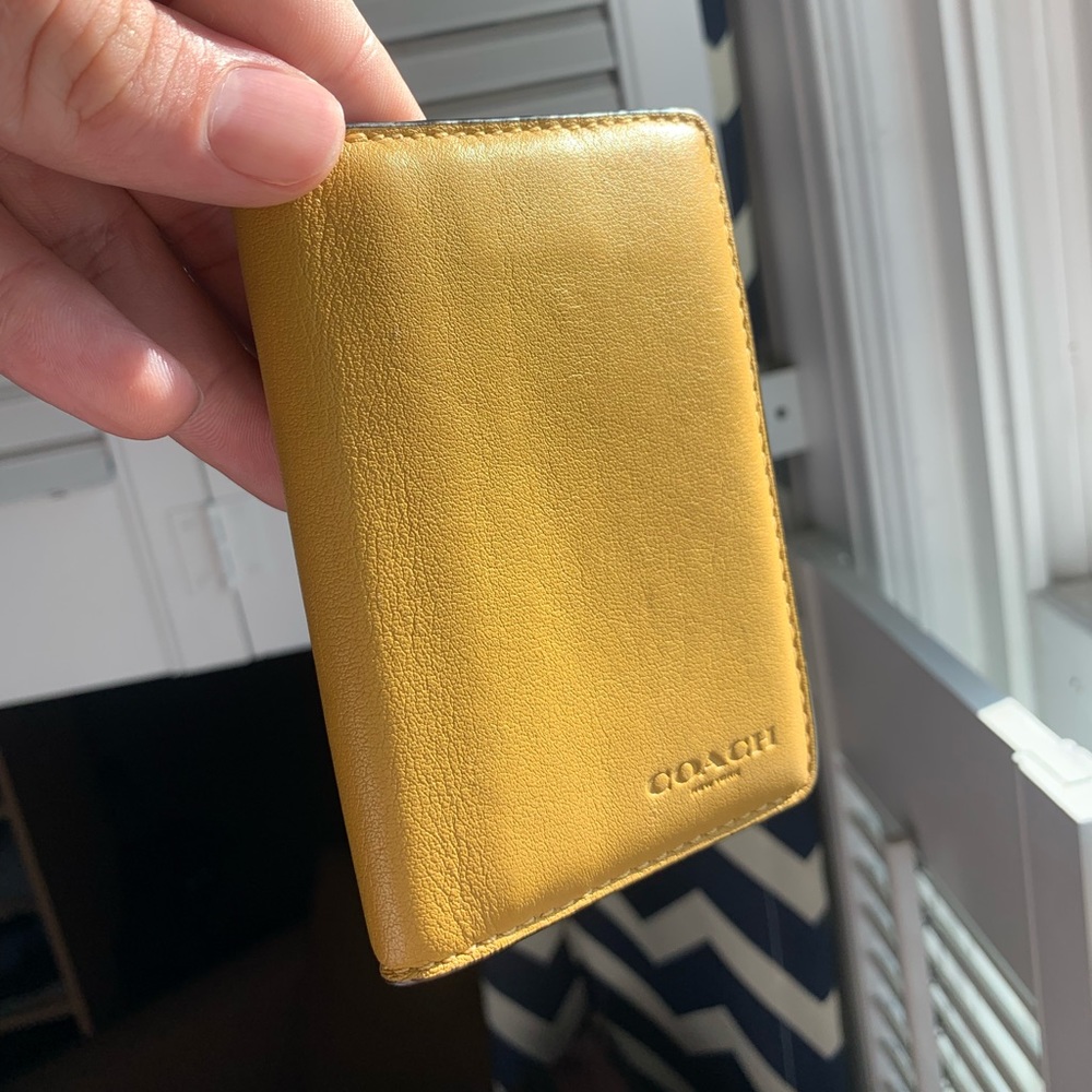 COACH - Bifold Card Wallet in Flax w/ Signature